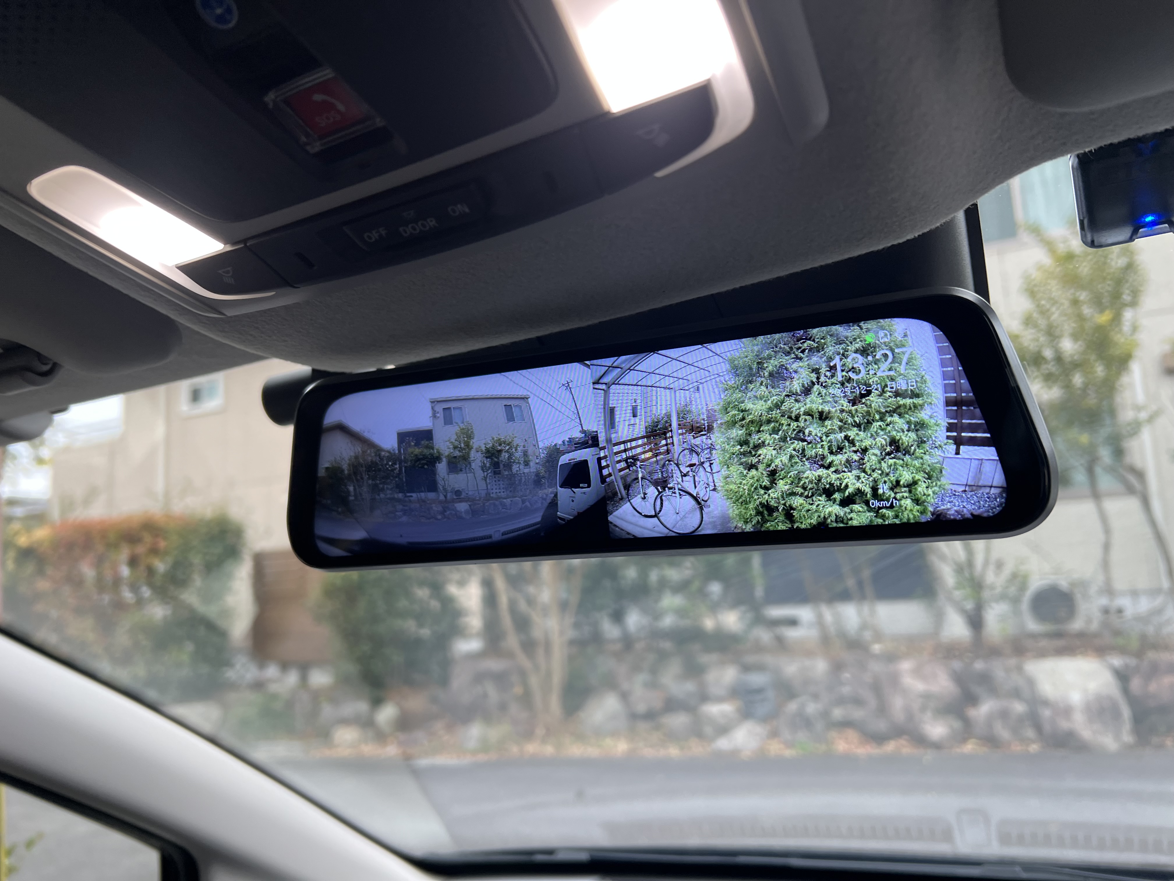 ドラレコ取り付けの画像